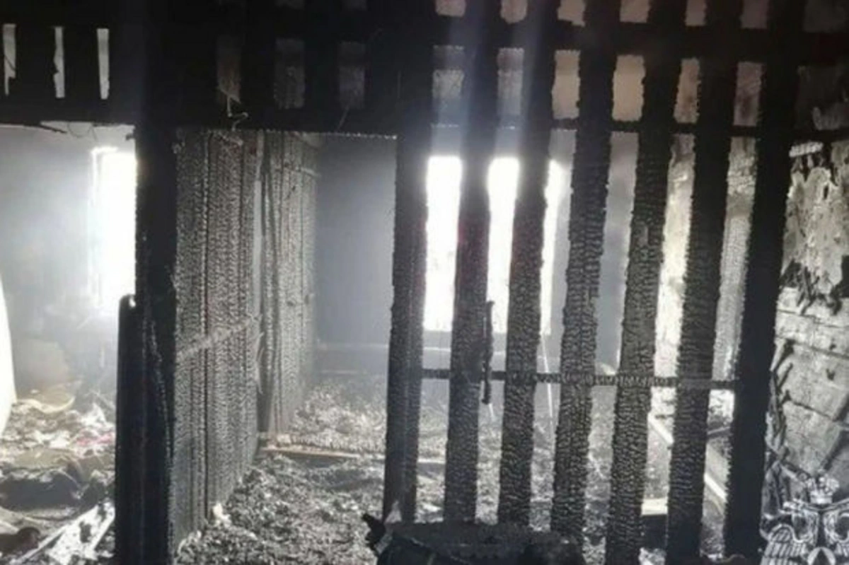 В России при пожаре в жилом доме погибли трое детей - ФОТО